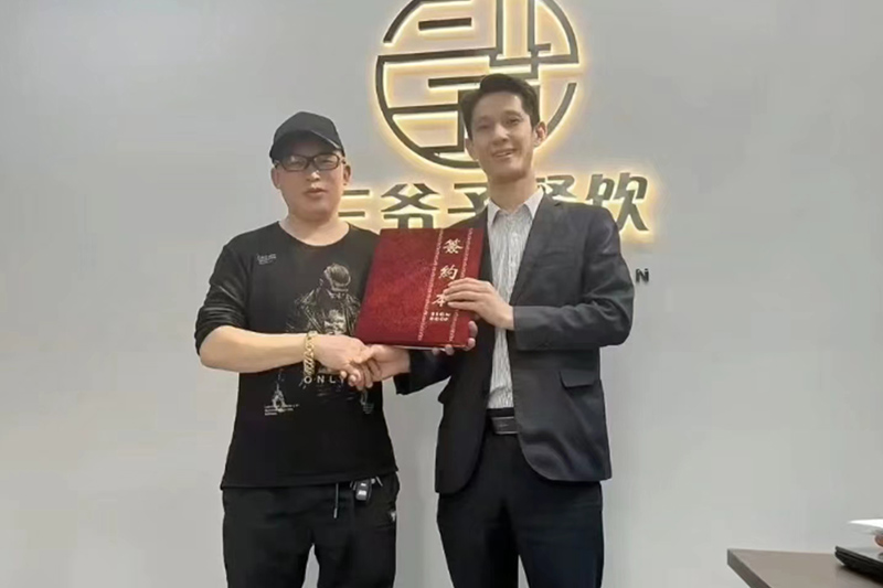 祝賀三葉仔同簽兩店!